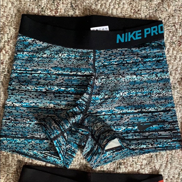 SOLD Bundle of Nike Pro shorts - Picture 2 of 8